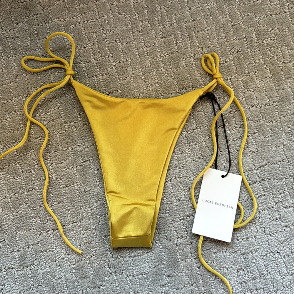 Local European bikini bottom